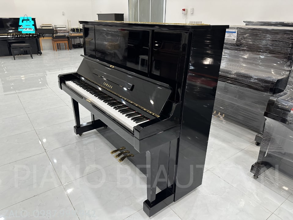 Đàn Piano cơ Yamaha UX3